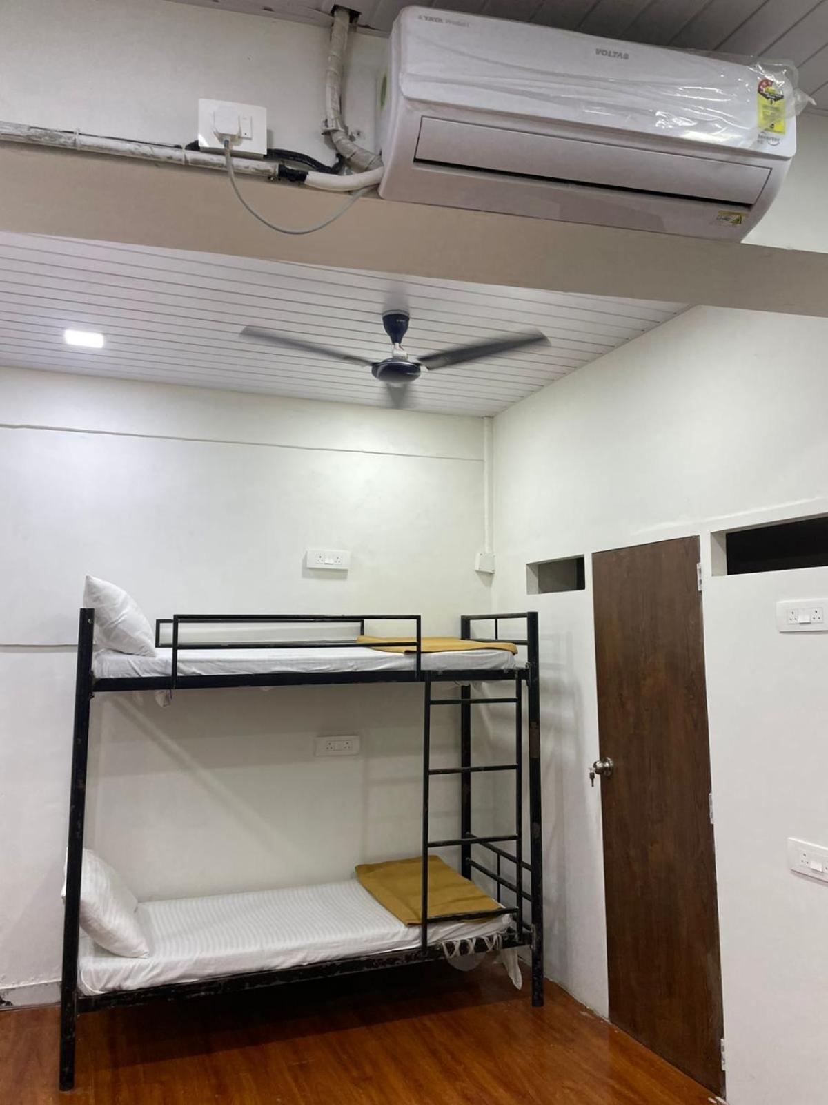 Grand Dyad Hotel - Near Kokilaben Hospital Andheri West Mumbai Exterior photo